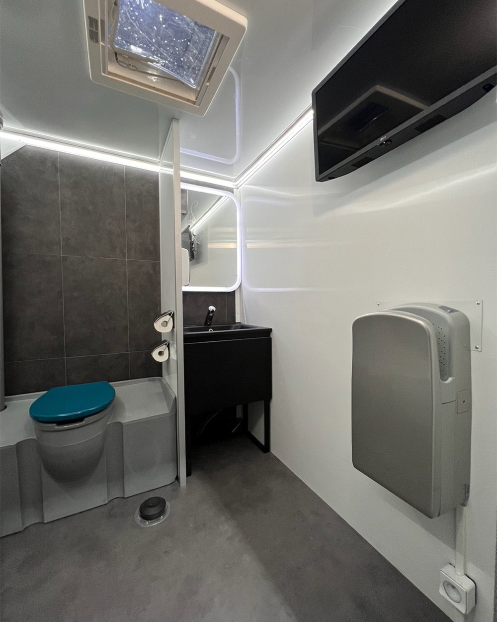 caravane sanitaire Prestige Sanilor-interieur